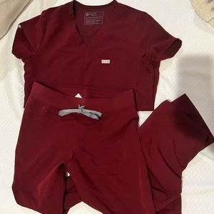 FIGS Burgundy SCRUB SET